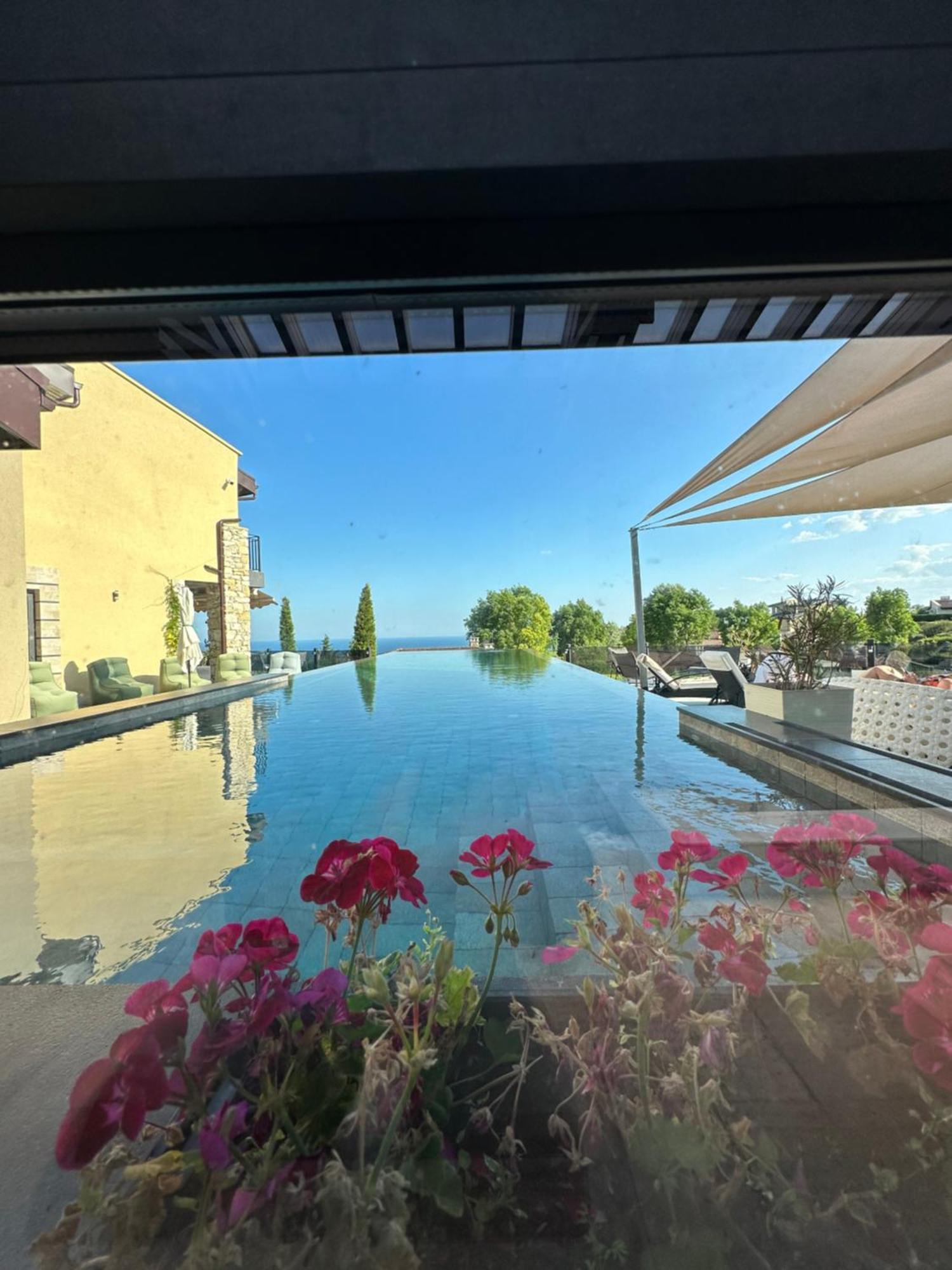 Boutique Hotel By Blacksearama Balchik Exterior foto